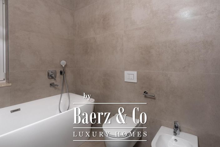 Image No.33-3 Bed Townhouse for sale