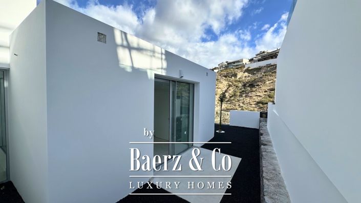 Image No.19-3 Bed Villa for sale