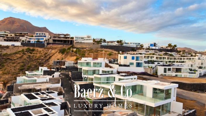 Image No.20-3 Bed Villa for sale