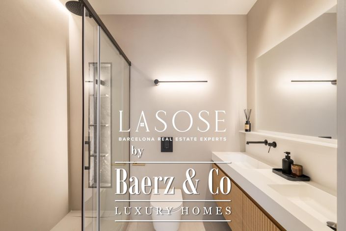 Image No.18-3 Bed Property for sale