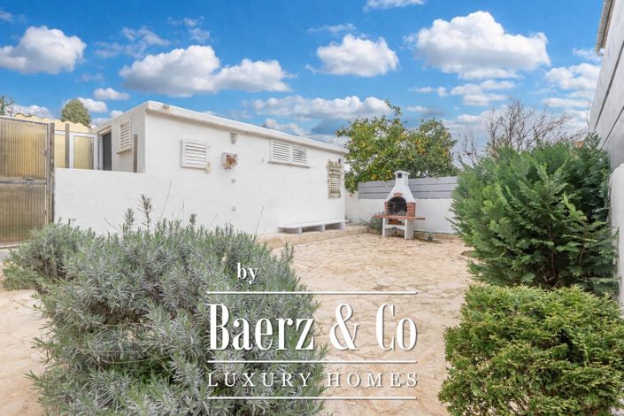 Image No.11-6 Bed Townhouse for sale