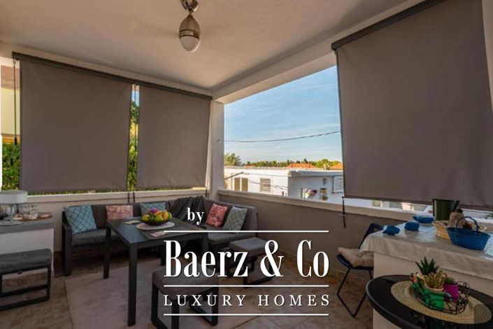 Image No.12-6 Bed Townhouse for sale