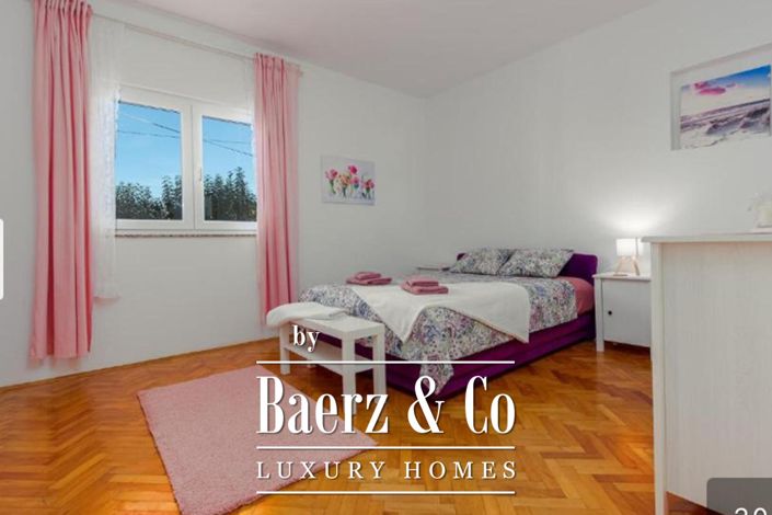 Image No.15-6 Bed Townhouse for sale