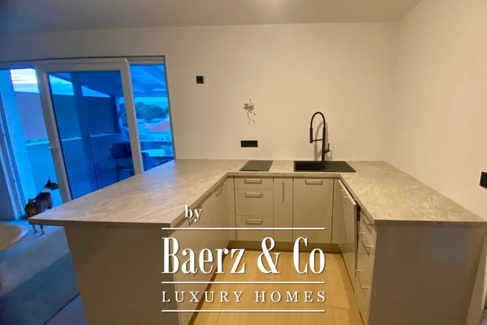 Image No.19-6 Bed Townhouse for sale