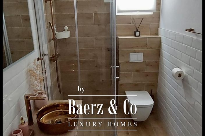 Image No.21-6 Bed Townhouse for sale