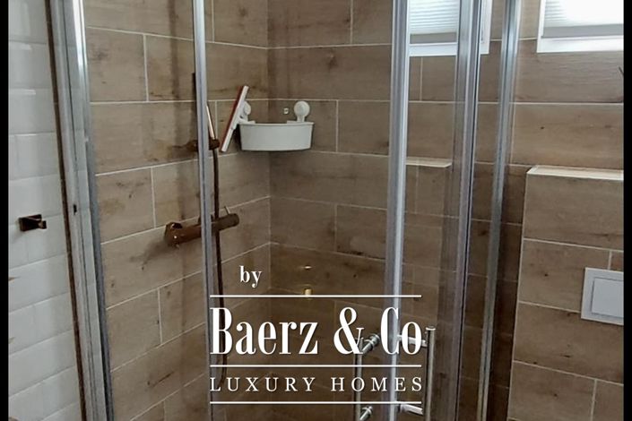 Image No.22-6 Bed Townhouse for sale