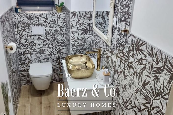 Image No.25-6 Bed Townhouse for sale