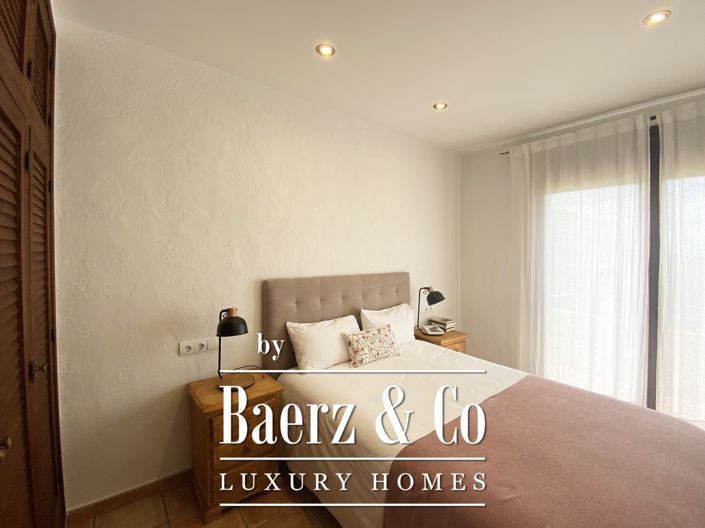 Image No.18-4 Bed Property for sale