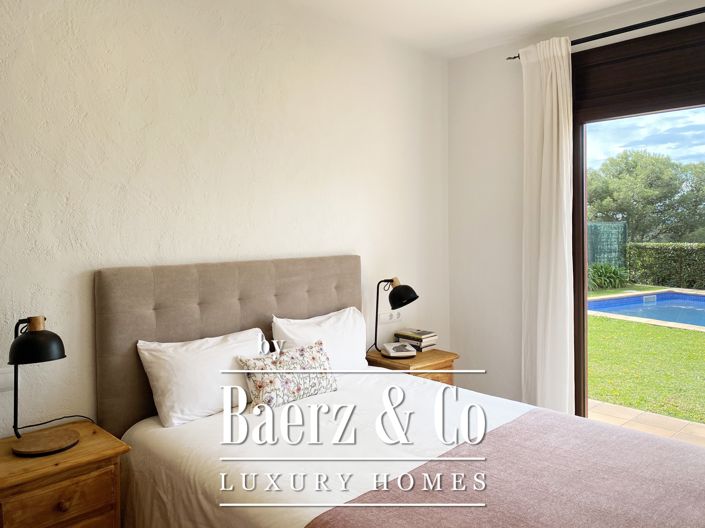 Image No.19-4 Bed Property for sale