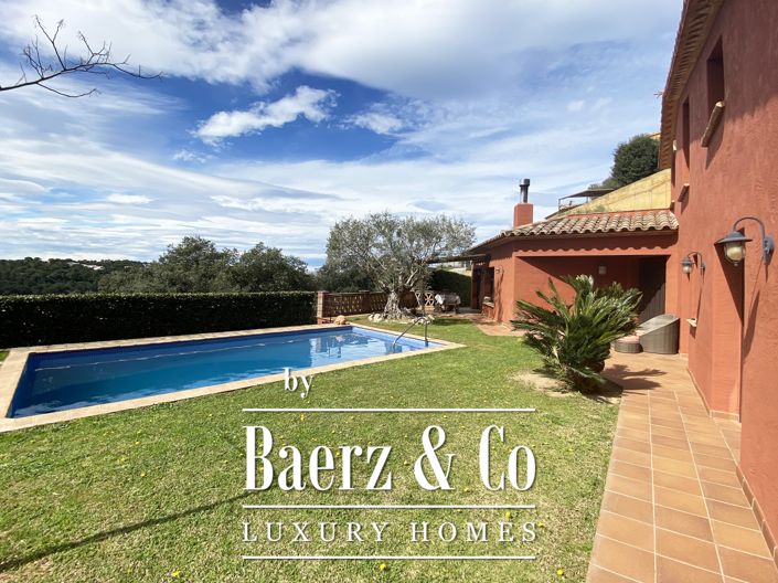 Image No.2-4 Bed Property for sale