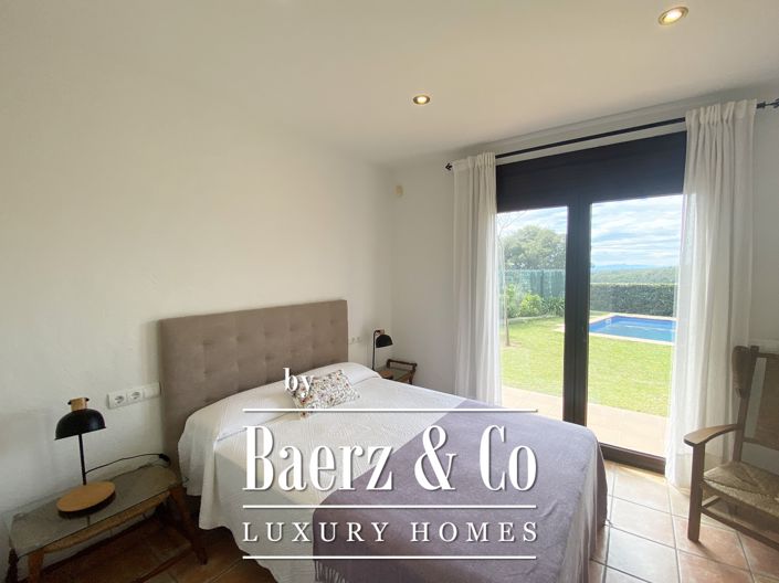 Image No.20-4 Bed Property for sale