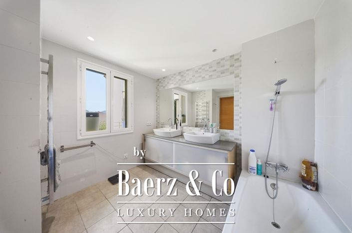 Image No.10-3 Bed Villa for sale