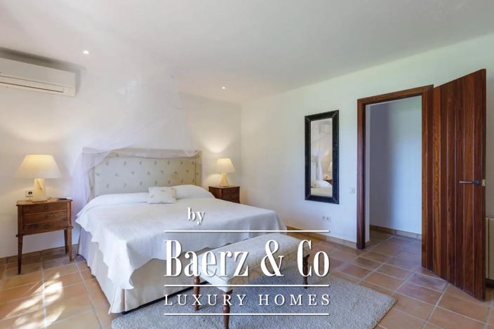 Image No.14-6 Bed Villa for sale