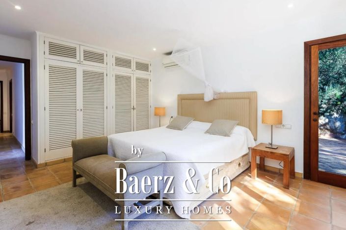 Image No.15-6 Bed Villa for sale