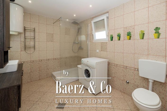 Image No.13-14 Bed Townhouse for sale