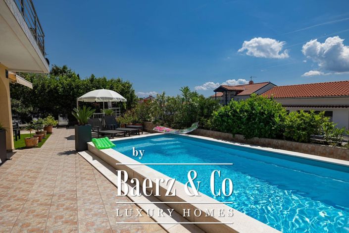 Image No.17-14 Bed Townhouse for sale