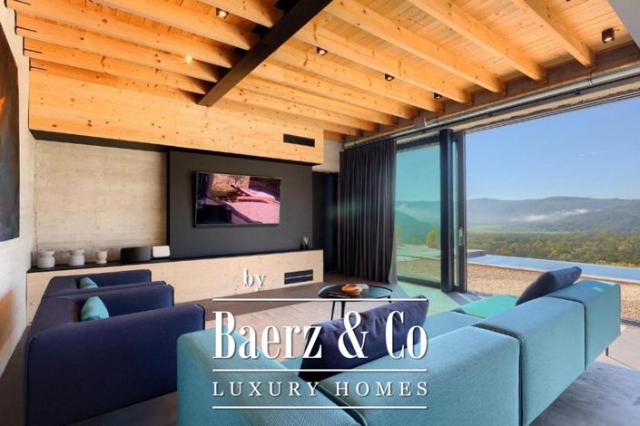 Image No.11-4 Bed Townhouse for sale