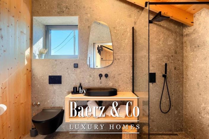 Image No.25-4 Bed Townhouse for sale