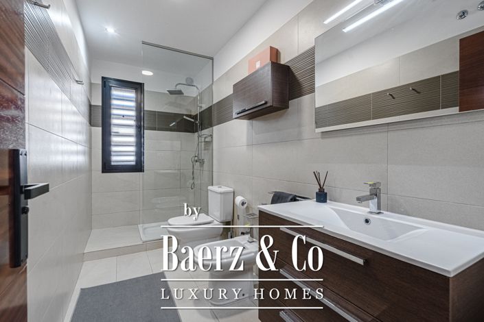 Image No.24-4 Bed Villa for sale