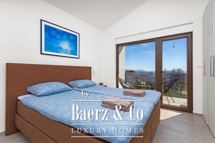 Image No.17-2 Bed Townhouse for sale