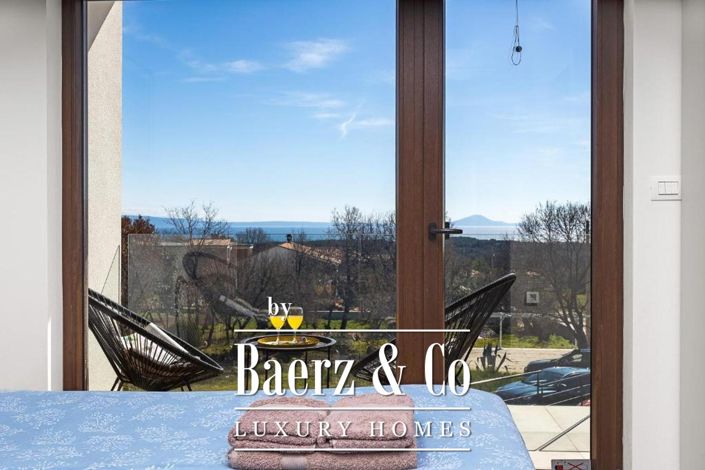 Image No.18-2 Bed Townhouse for sale