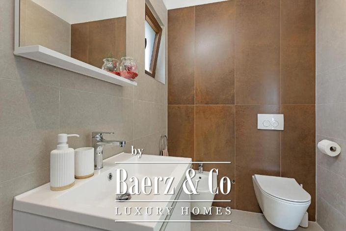 Image No.26-2 Bed Townhouse for sale