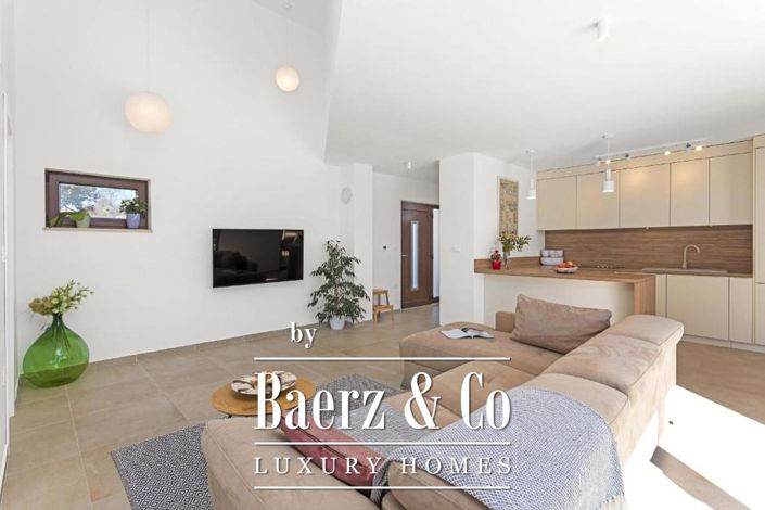 Image No.9-2 Bed Townhouse for sale