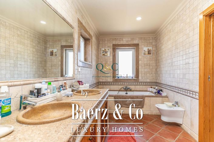 Image No.29-3 Bed Villa for sale