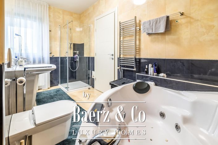 Image No.13-4 Bed Townhouse for sale