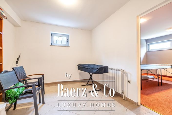 Image No.18-4 Bed Townhouse for sale