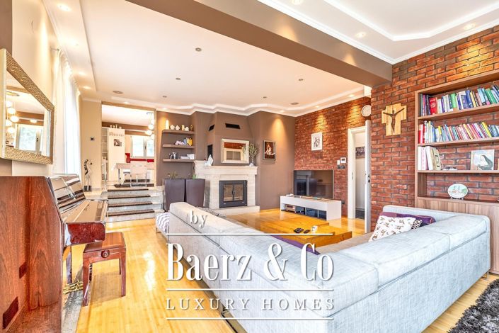 Image No.2-4 Bed Townhouse for sale