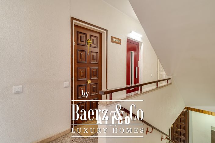 Image No.20-4 Bed Property for sale