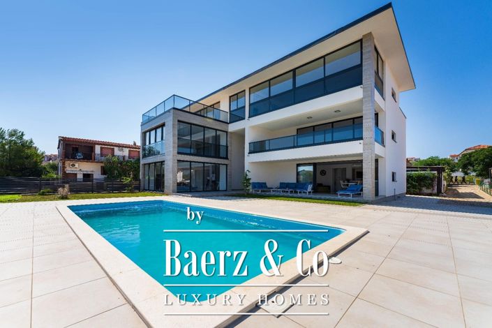 Image No.2-Villa de 10 chambres à vendre à Vir