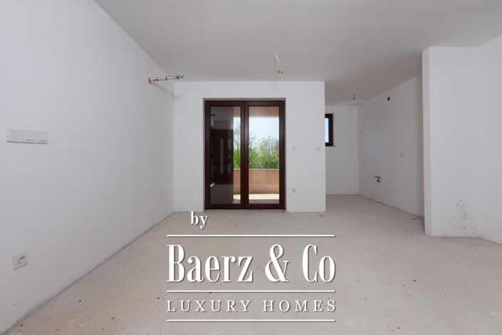 Image No.13-4 Bed Townhouse for sale