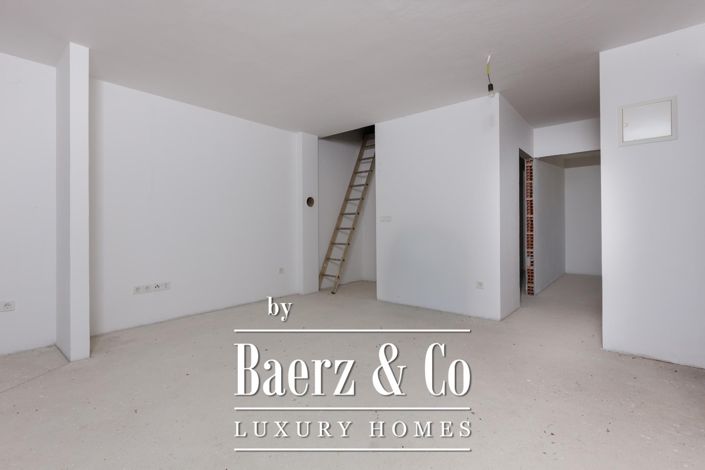 Image No.14-4 Bed Townhouse for sale