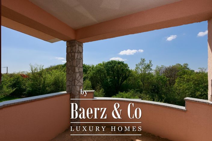 Image No.17-4 Bed Townhouse for sale