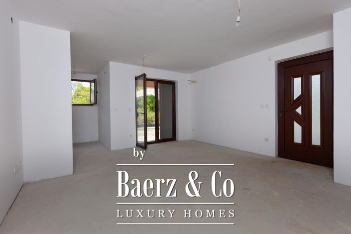 Image No.21-4 Bed Townhouse for sale