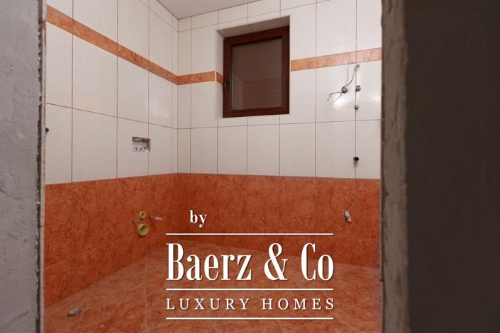 Image No.25-4 Bed Townhouse for sale