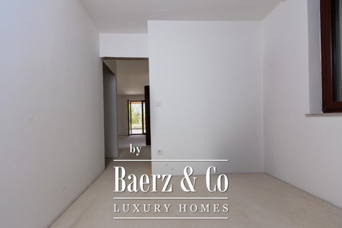 Image No.33-4 Bed Townhouse for sale