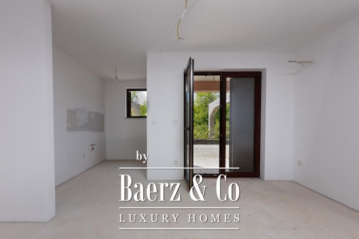 Image No.34-4 Bed Townhouse for sale