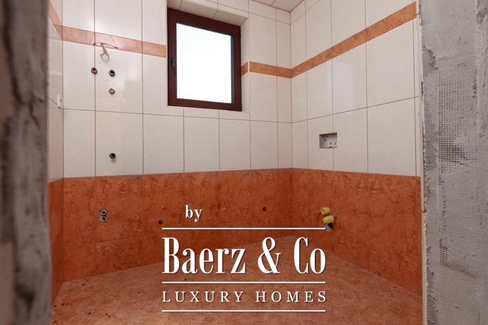 Image No.8-4 Bed Townhouse for sale