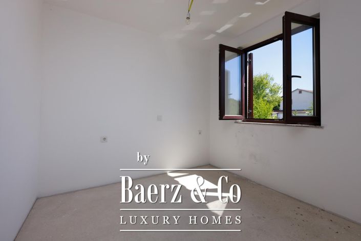 Image No.9-4 Bed Townhouse for sale