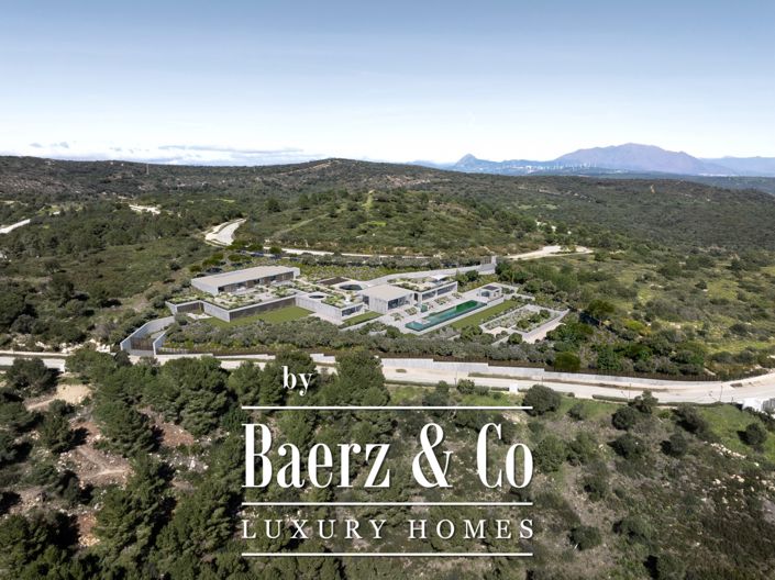 Image No.2-8 Bed Villa for sale