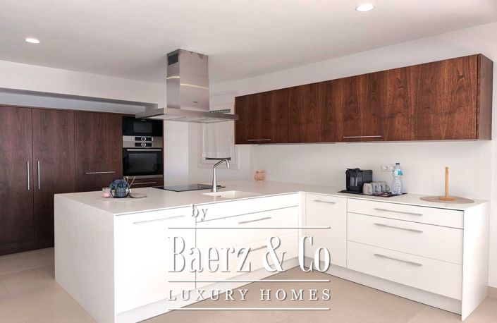 Image No.3-3 Bed Property for sale