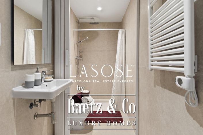 Image No.28-2 Bed Property for sale