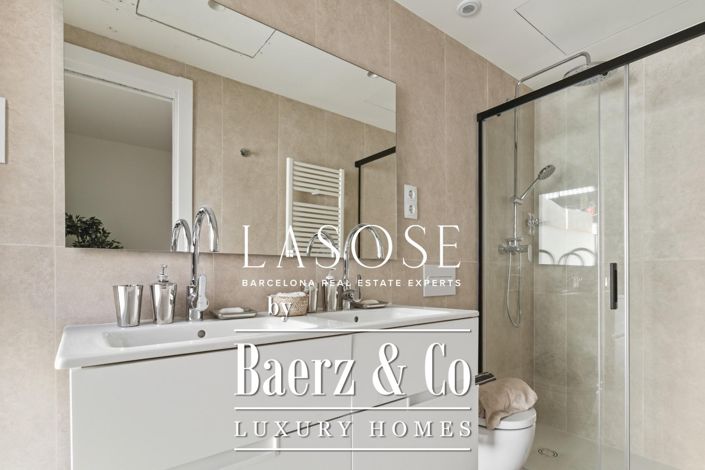 Image No.44-2 Bed Property for sale