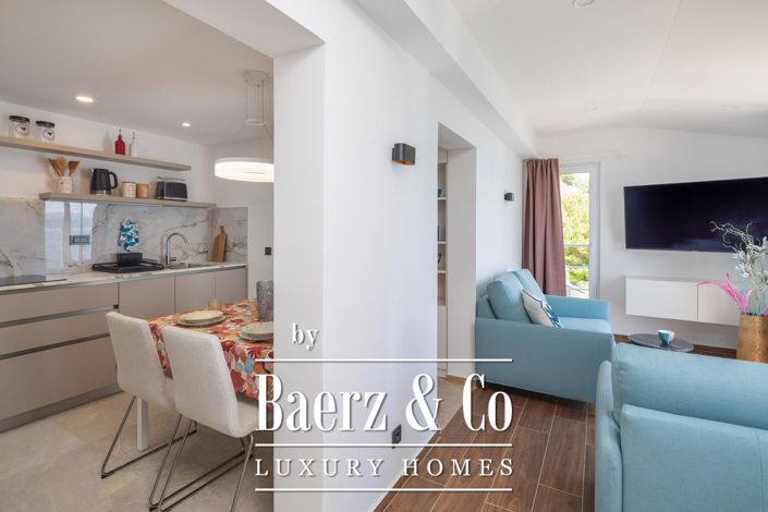 Image No.8-5 Bed Villa for sale