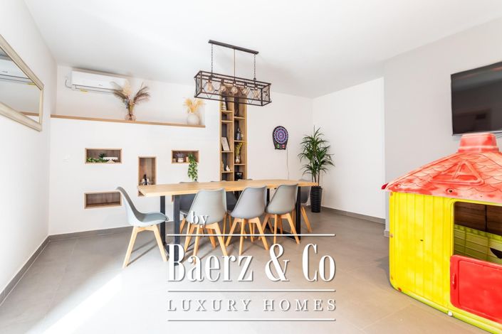 Image No.12-5 Bed Townhouse for sale