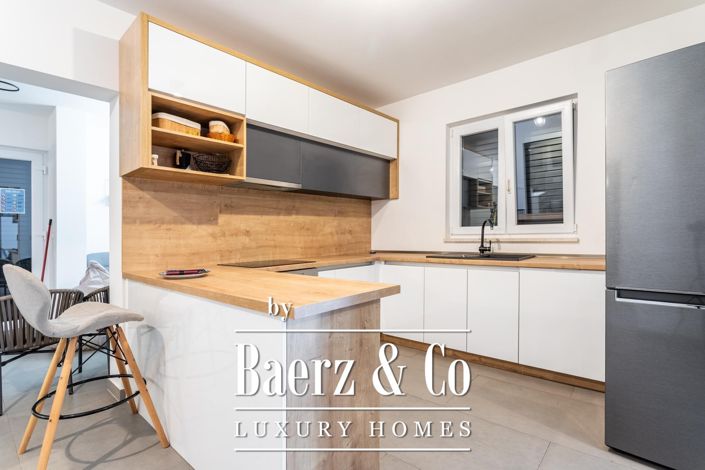 Image No.13-5 Bed Townhouse for sale