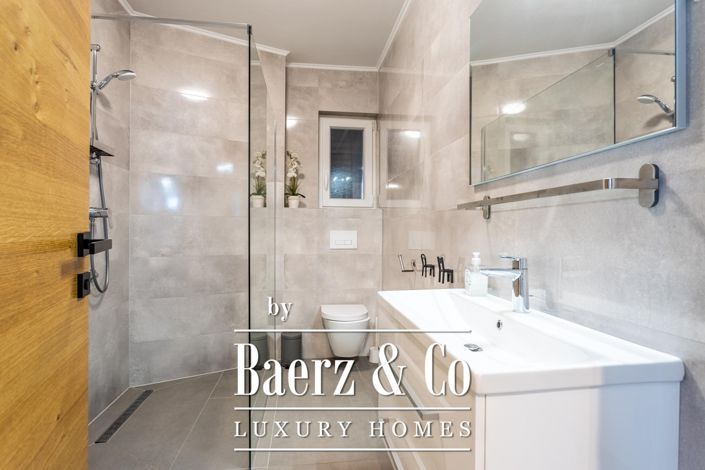 Image No.15-5 Bed Townhouse for sale